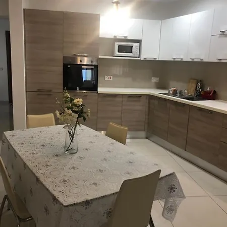 Pansiyon A Pochi Passi Da Paceville E San Giuliano Is-Swieqi